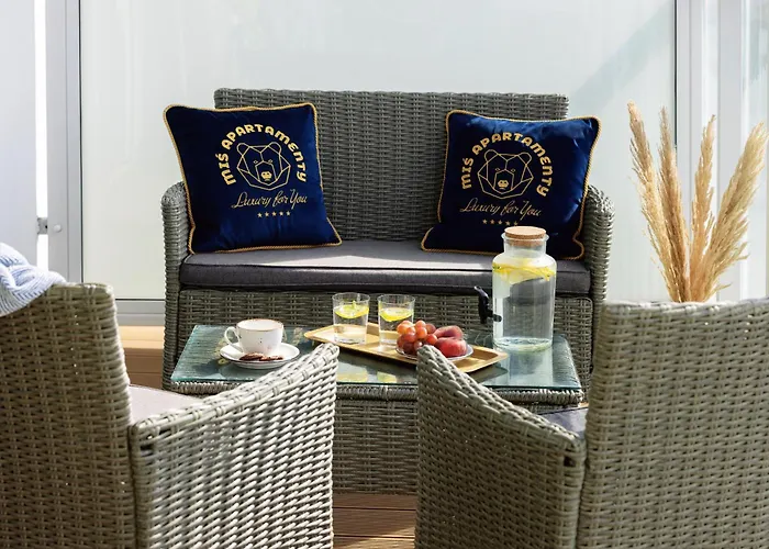 Horyzont -polanki Aqua- Strefa Z Basenem I Fitness Studio, Prywatny Garaz Kolberg